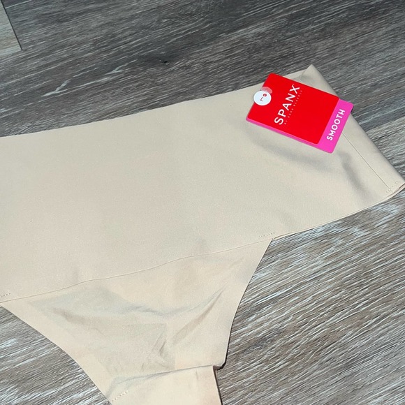 Spanx Undietectable Smooth Seamless Soft Nude Panties - Picture 4 of 7